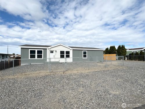 412 Thunderbird Way Sw, Mattawa, WA, 99349-2072 | Card Image