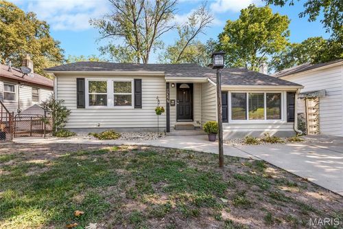 9327 Cloverhurst Dr, Saint Louis, MO, 63123-5406 | Card Image