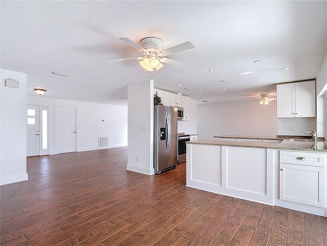 6341 Cocoa Ln, House other with 3 bedrooms, 2 bathrooms and null parking in APOLLO BEACH FL | Image 11