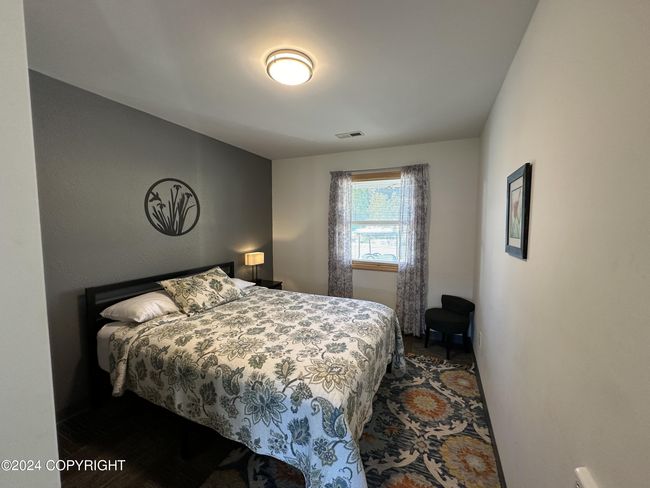 Downstairs bedroom | Image 46