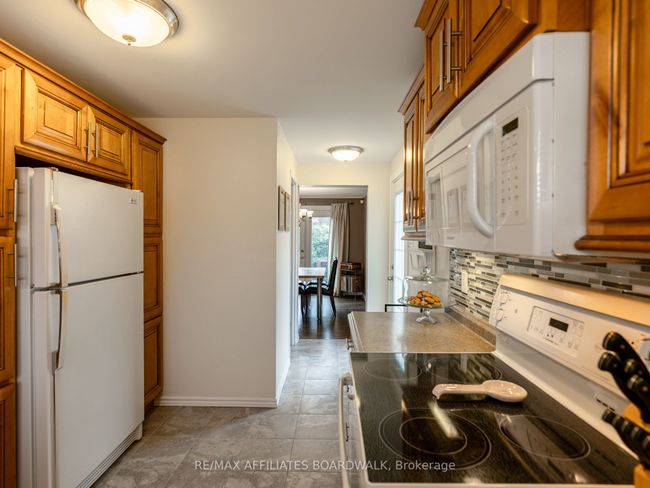 38 Nestow Dr, House attached with 3 bedrooms, 3 bathrooms and 2 parking in Nepean ON | Image 6