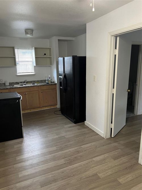 2-7909 Brutus St, Houston, TX, 77012-3207 | Card Image