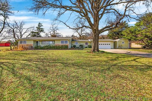 1905 Lynn Ave, Pawhuska, OK, 74056-5131 | Card Image