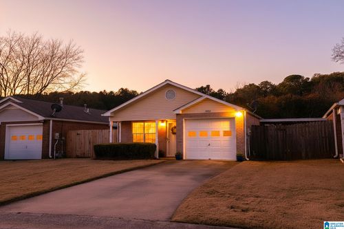 1824 Stonehenge Dr, Center Point, AL, 35215-5811 | Card Image