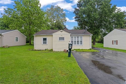 146 Hyde Pkwy, Palmyra, NY, 14522-1236 | Card Image