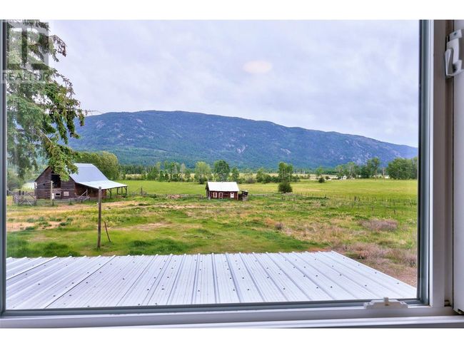 7398 Yellowhead Highway, House other with 3 bedrooms, 1 bathrooms and null parking in Darfield BC | Image 14