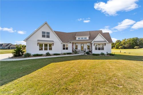 7236 Hunters Glen Ln, Seville, OH, 44273-8943 | Card Image