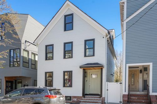 162 W Seventh Street, Boston, MA, 02127 | Card Image