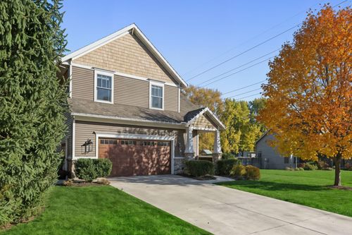 3707 Fox Crossing Dr, Saint Joseph, MI, 49085-9150 | Card Image