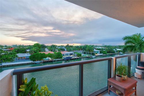 503-9800 W Bay Harbor Dr, Bay Harbor Islands, FL, 33154-1569 | Card Image