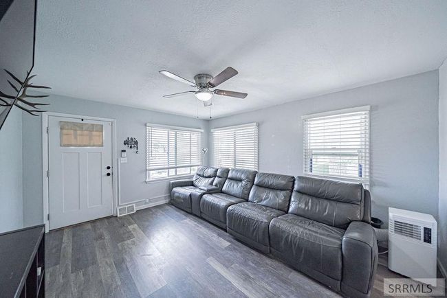 462 Ne Main St, House other with 4 bedrooms, 2 bathrooms and 1 parking in Blackfoot ID | Image 5