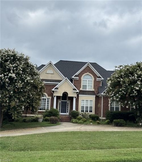 200 James Doak Pkwy, Greensboro, NC, 27455-8368 | Card Image