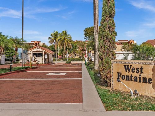 5-10241 Nw 9th Street Cir, Miami, FL, 33172-6636 | Card Image