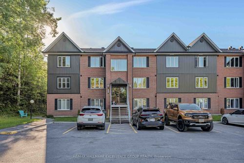 4a-216 Edwards St, Rockland, ON, K4K1H7 | Card Image