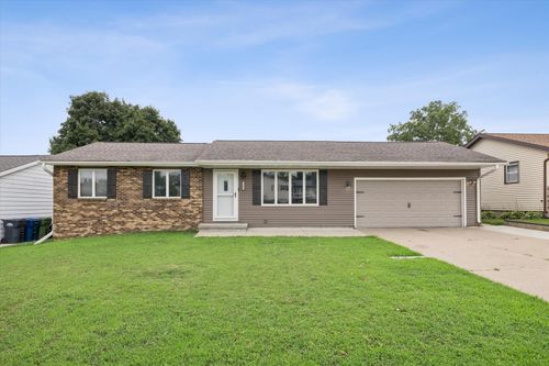 1201 27th Avenue N, Clinton, IA, 52732 | Card Image