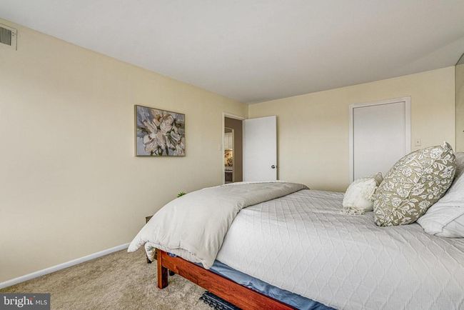 UNIT-1207 - 5340 Holmes Run Pkwy, Condo with 2 bedrooms, 1 bathrooms and null parking in ALEXANDRIA VA | Image 14