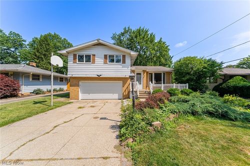 24432 Palm Drive, North Olmsted, OH, 44070 | Card Image
