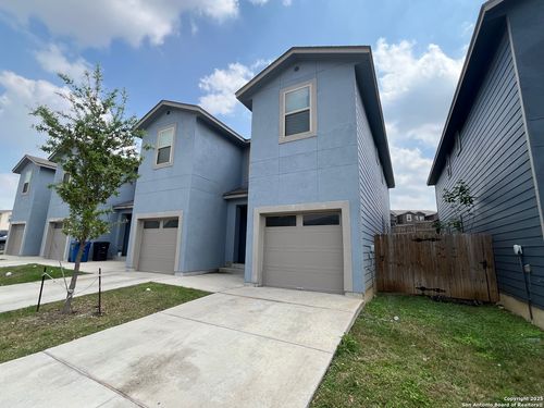 6414 Luglio Ln, San Antonio, TX, 78233-4089 | Card Image