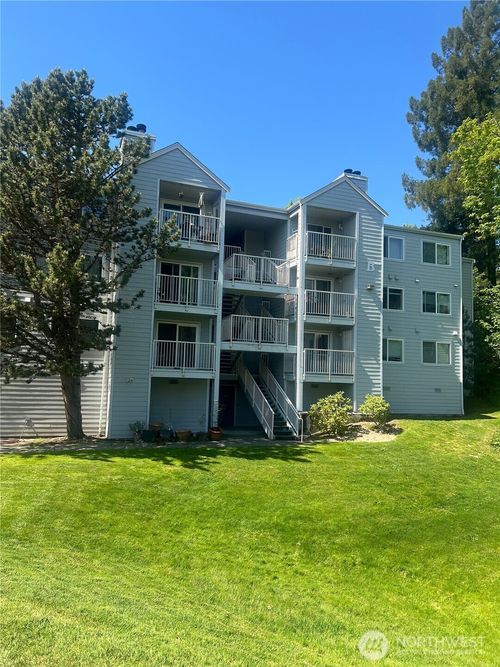 b-102-975 Aberdeen Avenue Ne, Renton, WA, 98056 | Card Image