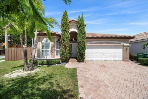 8555-8555 Nw 111th Ct, Doral, FL, 33178-5261 | Card Image