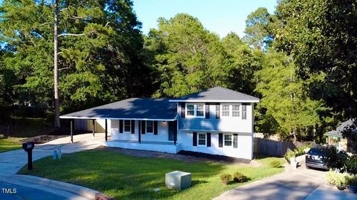 546 Rock Canyon Dr, Fayetteville, NC, 28303-3275 | Card Image