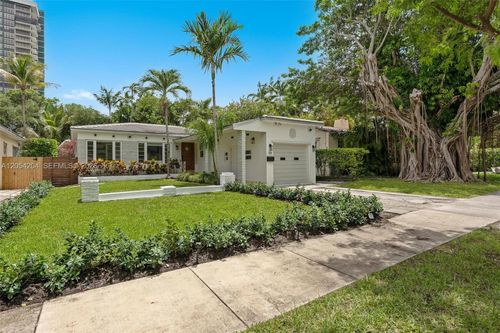 784 Ne 71st St, Miami, FL, 33138 | Card Image