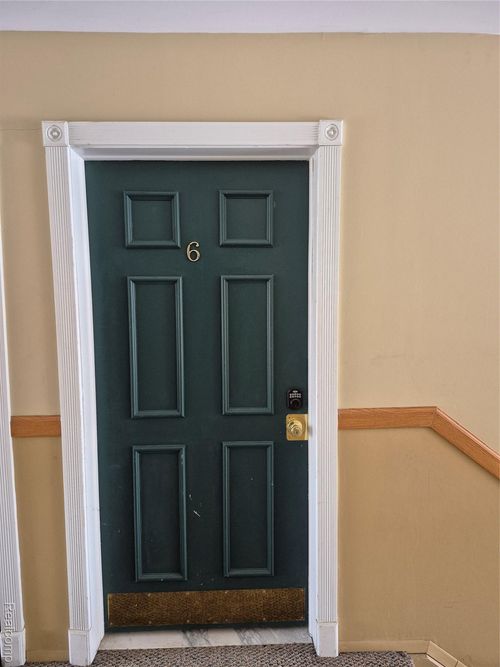 apt-6-1840 Axtell Dr, TROY, MI, 48084-4411 | Card Image