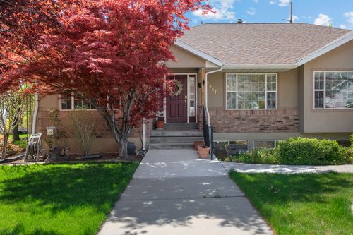 3957 W 10340 N, Cedar Hills, UT, 84062-8645 | Card Image