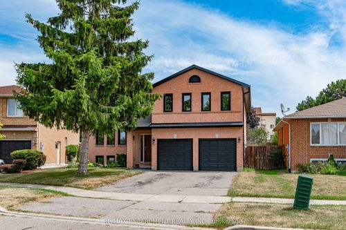 31 Inglewood Pl, Whitby, ON, L1N8Z9 | Card Image