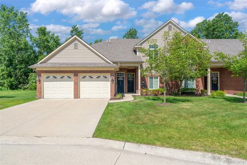 14261 Shadywood Dr, Sterling Heights, MI, 48312-3430 | Card Image