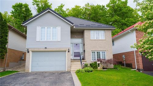 44 Dunnigan Dr, Kitchener, ON, N2B3W5 | Card Image