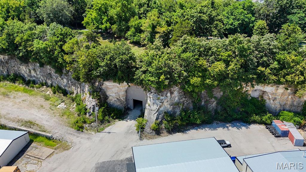 20 Cave Industrial Dr, Festus, MO 63028