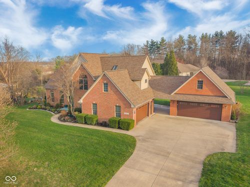 2521 Apple Blossom Ln, Columbus, IN, 47201-2742 | Card Image
