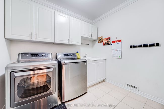 65 Busch Ave, House other with 6 bedrooms, 4 bathrooms and 2 parking in Markham ON | Image 30