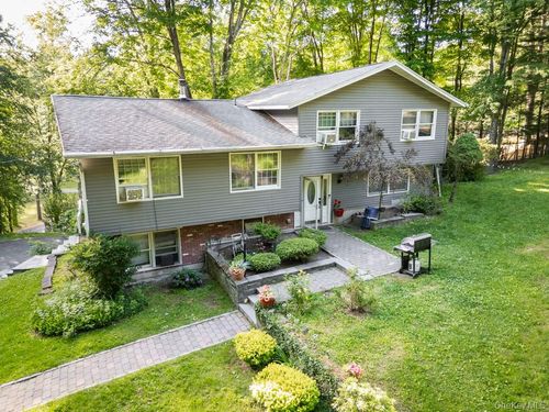 14 Englewood Ter, Mahopac, NY, 10541-3905 | Card Image
