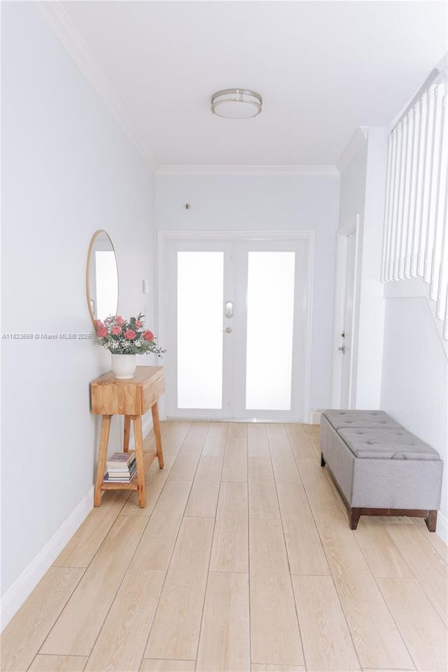 10919 Nw 67 Th Ter, House other with 4 bedrooms, 3 bathrooms and null parking in Doral FL | Image 4