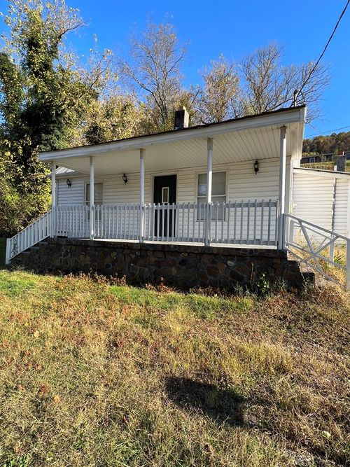 1042 E Main St, Saltville, VA, 24370-3200 | Card Image