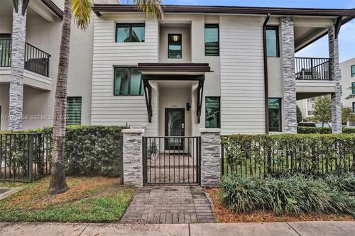 4771 Nw 84th Ave, Doral, FL, 33166-5651 | Card Image