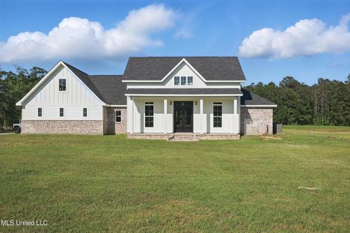 13240 Wolf River Rd, Gulfport, MS, 39503-8110 | Card Image