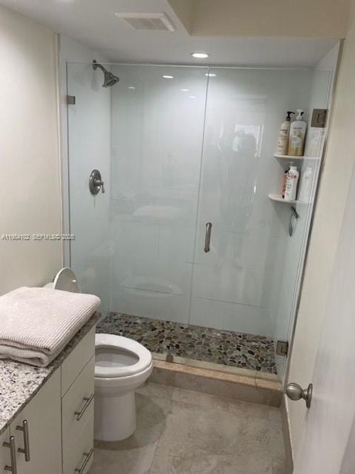 apt-305-6620 W 2nd Ct, Hialeah, FL, 33012-6798 | Card Image