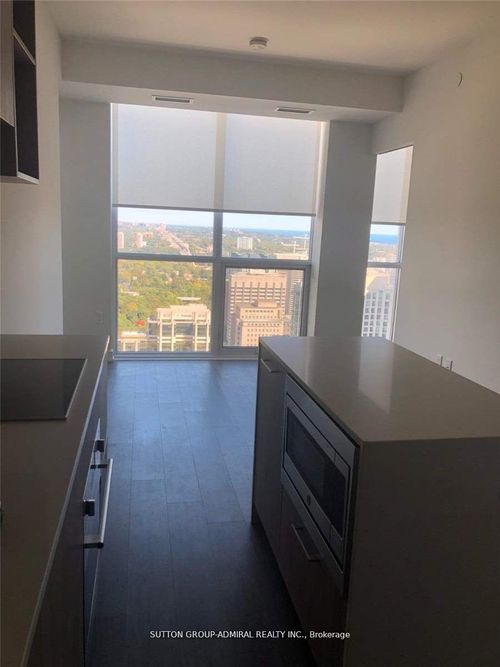 3809-1 Yorkville Ave, Toronto, ON, M4W0B1 | Card Image