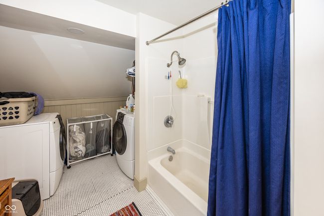 433 W Main St, Home with 0 bedrooms, 0 bathrooms and null parking in Greenfield IN | Image 24