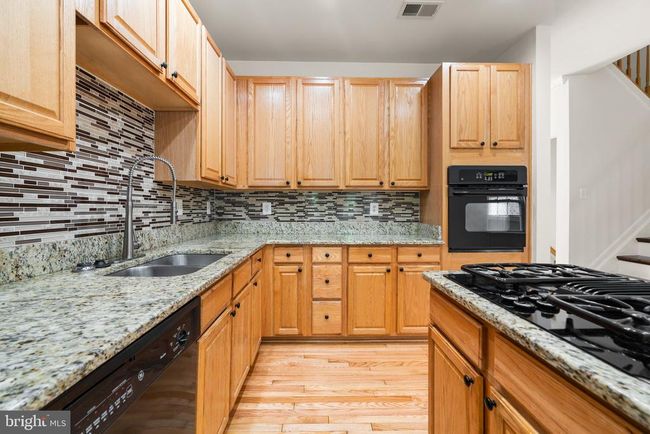 9956 Fragrant Lilies Way, Townhouse with 3 bedrooms, 3 bathrooms and null parking in LAUREL MD | Image 11
