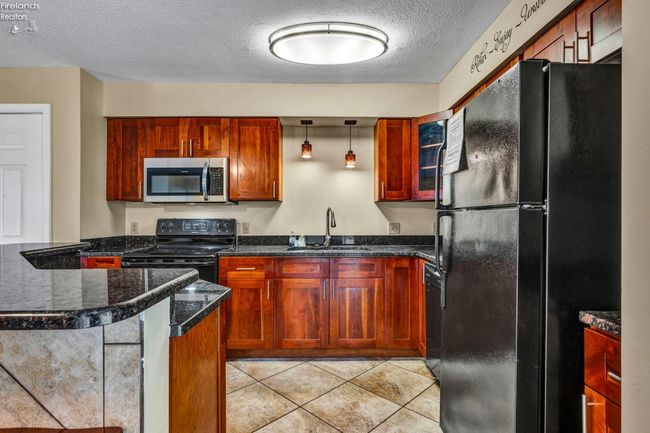 7 - 1230 Tri Motor Dr, Condo with 2 bedrooms, 2 bathrooms and null parking in Put-In-Bay OH | Image 13