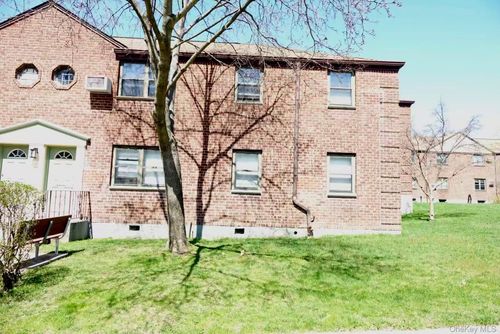 upper-246-15 57 Dr, New York, NY, 11362 | Card Image