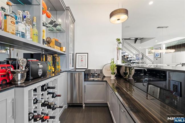 12 Hooks Ln, Condo with 4 bedrooms, 4 bathrooms and null parking in Edgewater NJ | Image 11