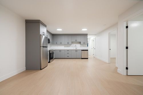 bsmt-5181 Booth Ave, Burnaby, BC, V5G3K1 | Card Image