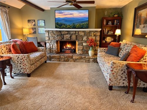 d19-149 Slope View Road, Sugar Mountain, NC, 28604 | Card Image
