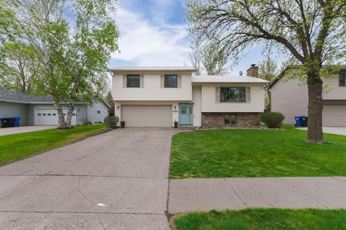 1914 23rd Street S, Fargo, ND, 58103 | Card Image