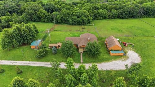 40303 E Round Prairie Rd, Oak Grove, MO, 64075-8564 | Card Image